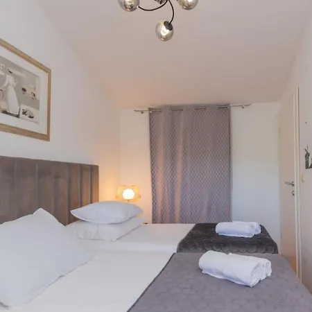 Filomena - Omis By Guide Villa *