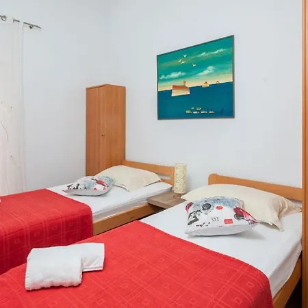 Filomena - Omis By Guide Villa